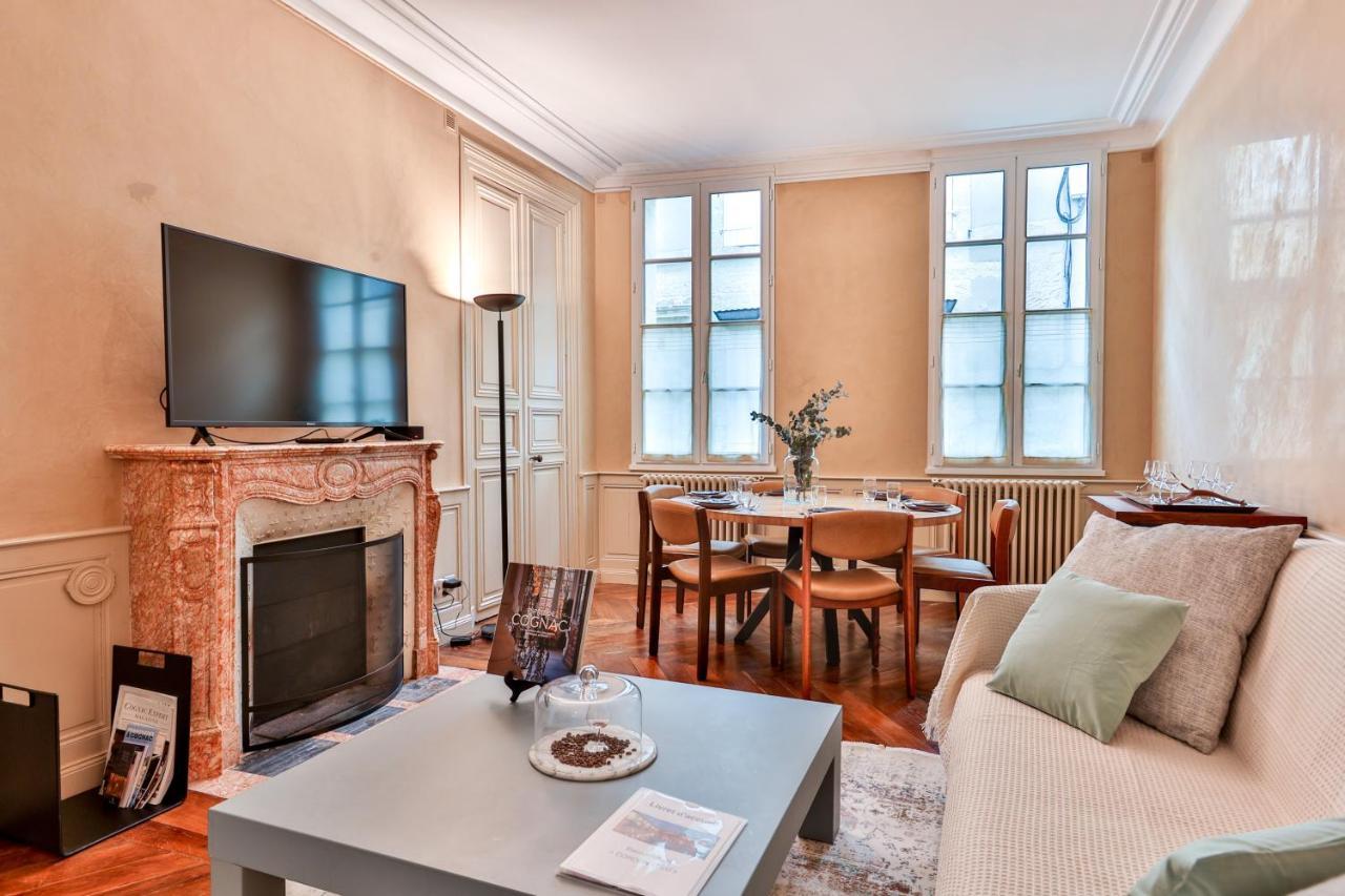 Appartement Le CORDON BLEU # Vieux-Cognac # Jardin Extérieur photo
